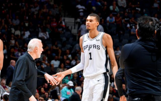 星空体育app官方下载-天赋爆表！文班亚马凶猛空接+隔扣：两战禁区11中11